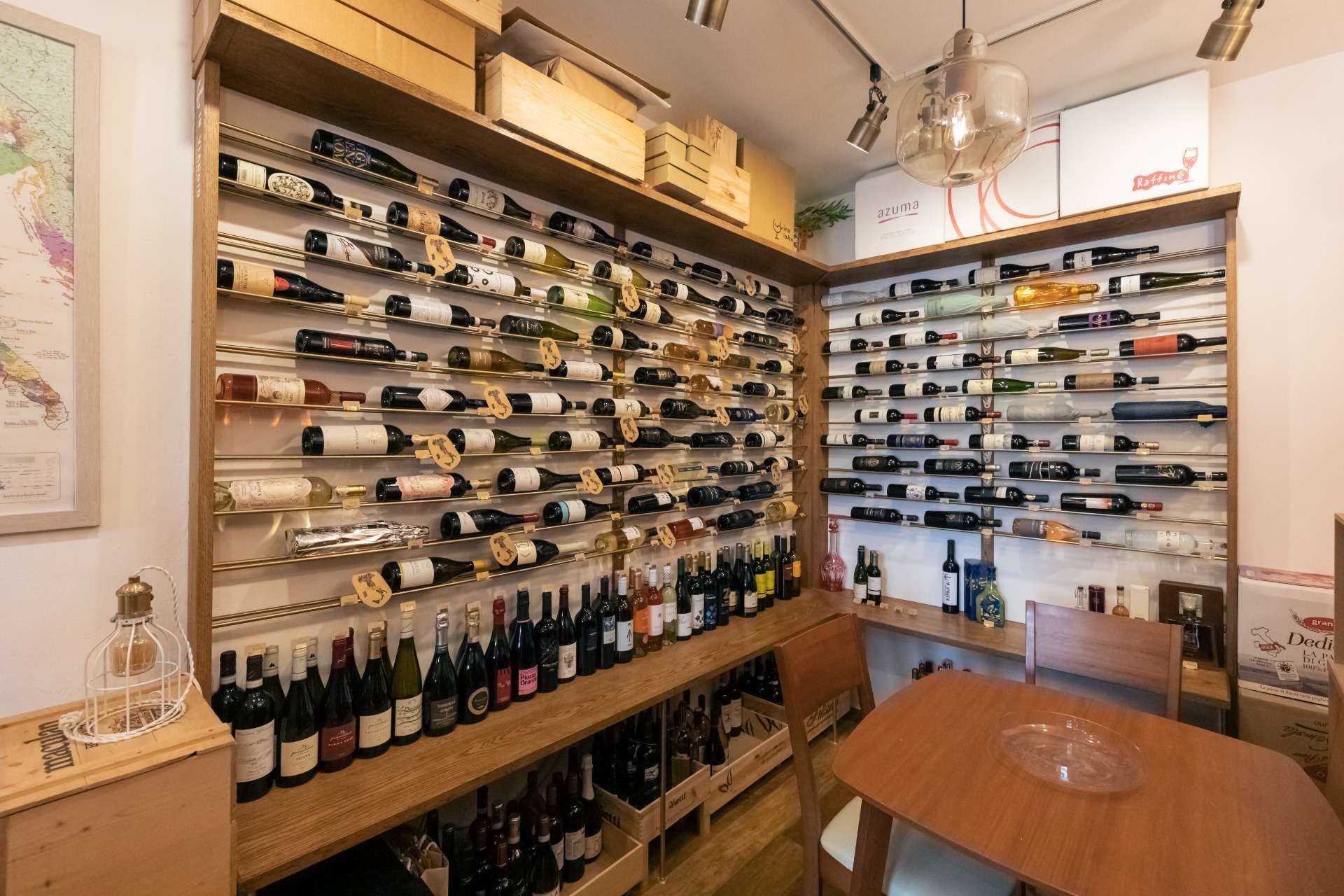 ワインと豊富な食材で神戸のリピーター様が多数のワインショップ