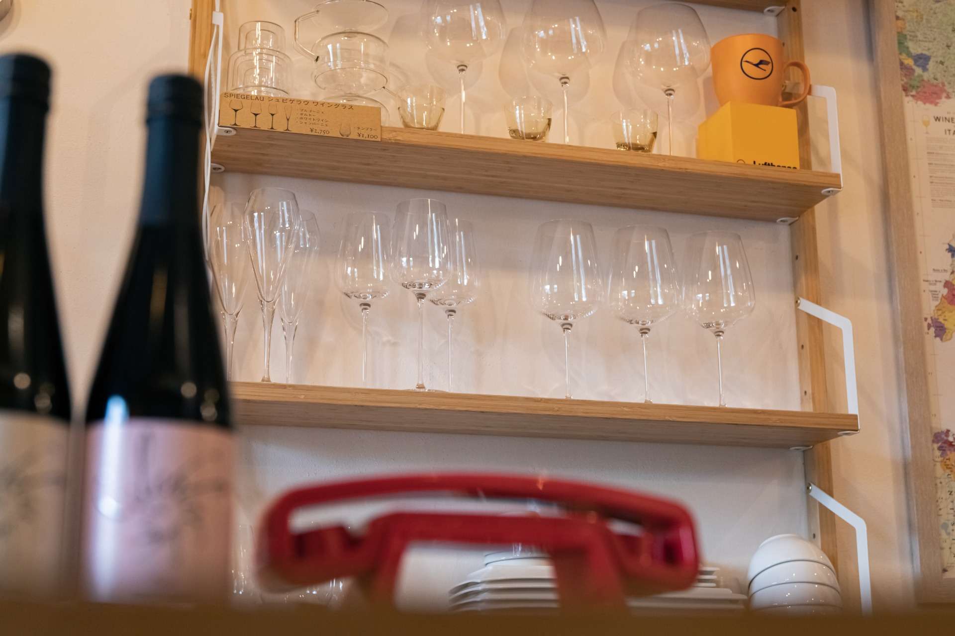 地元の神戸を拠点に品揃え豊富なワインショップを運営しています